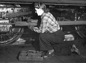 Women working in munitions