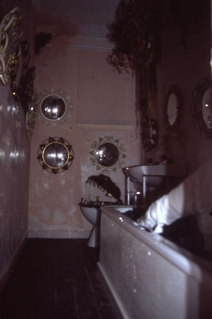 Castlemilk Womanhouse participants, Bathroom in Haunted House installation, 1990. Image by Rachael Harris, copyright Glasgow Women’s Library.