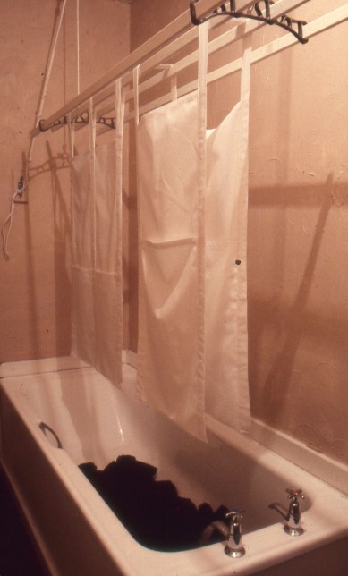 Claire Barclay, Bathroom Installation, Castlemilk Womanhouse, 1990. Image courtesy of Claire Barclay. © Claire Barclay. (3 of 3)