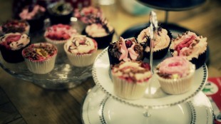 Cupcakes (cake stand)